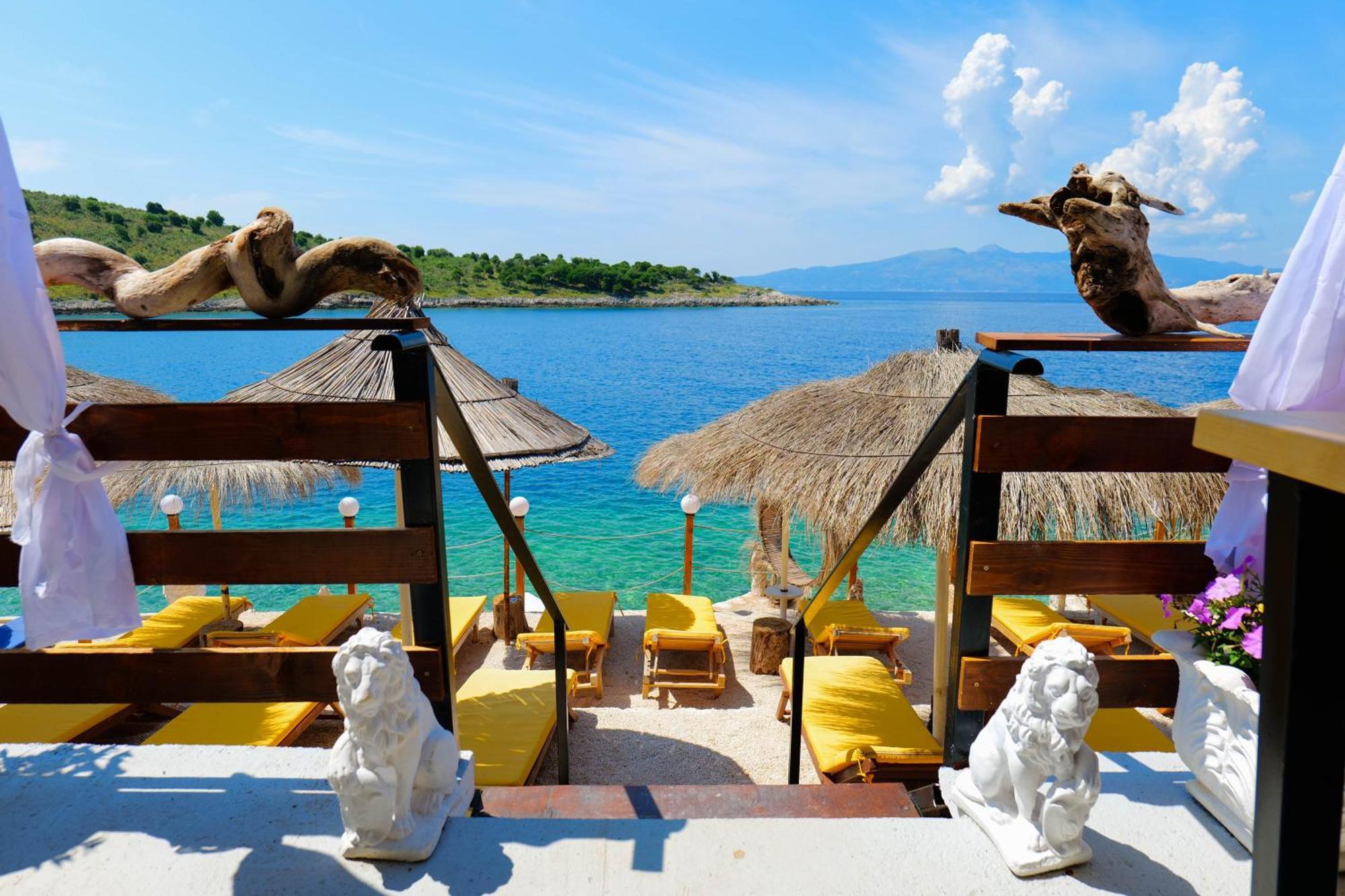 Hotel Nili Deluxe Sarandë Exterior foto