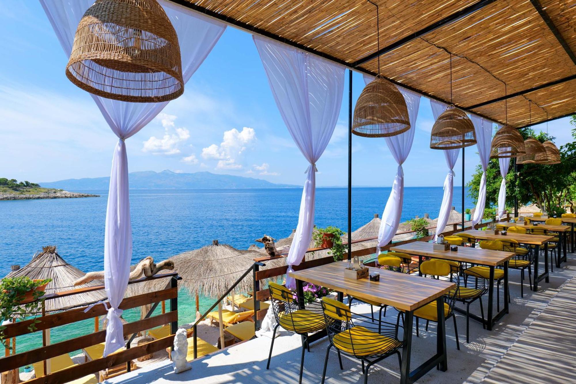 Hotel Nili Deluxe Sarandë Exterior foto